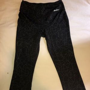 Eddie Bauer cropped athletic leggings